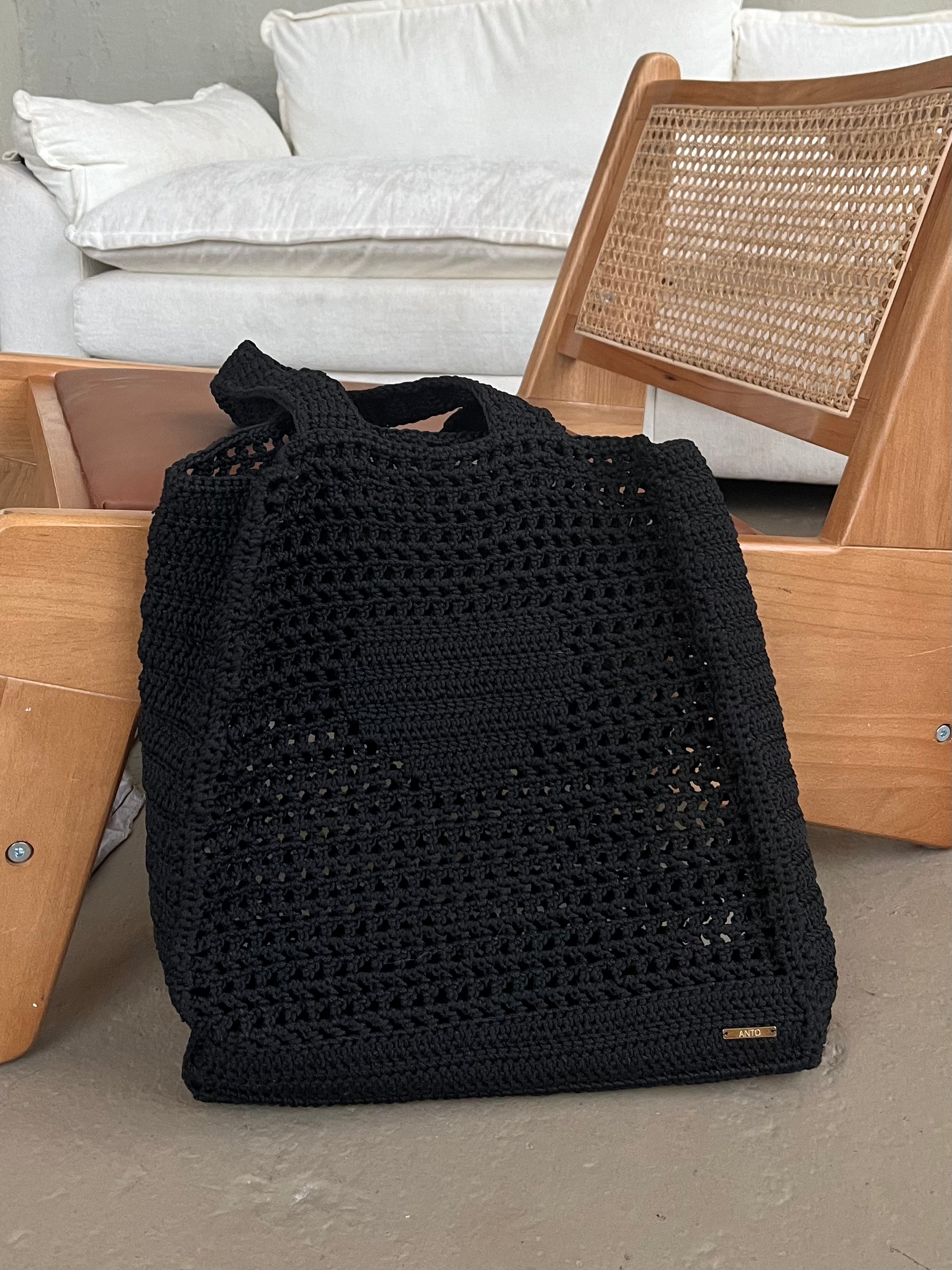 Island Capsule Tote Bag